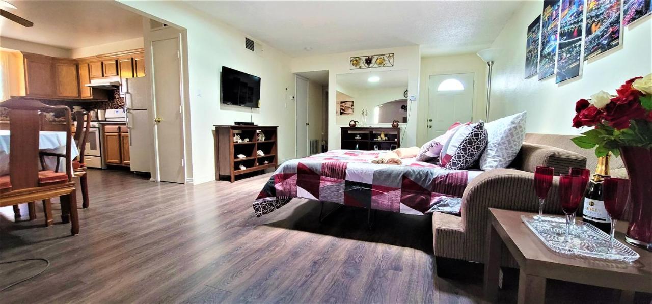 Vacation Home 3.5 Mi To Strip/Dt/Outlt Up To 8 Gst Лас Вегас Екстериор снимка