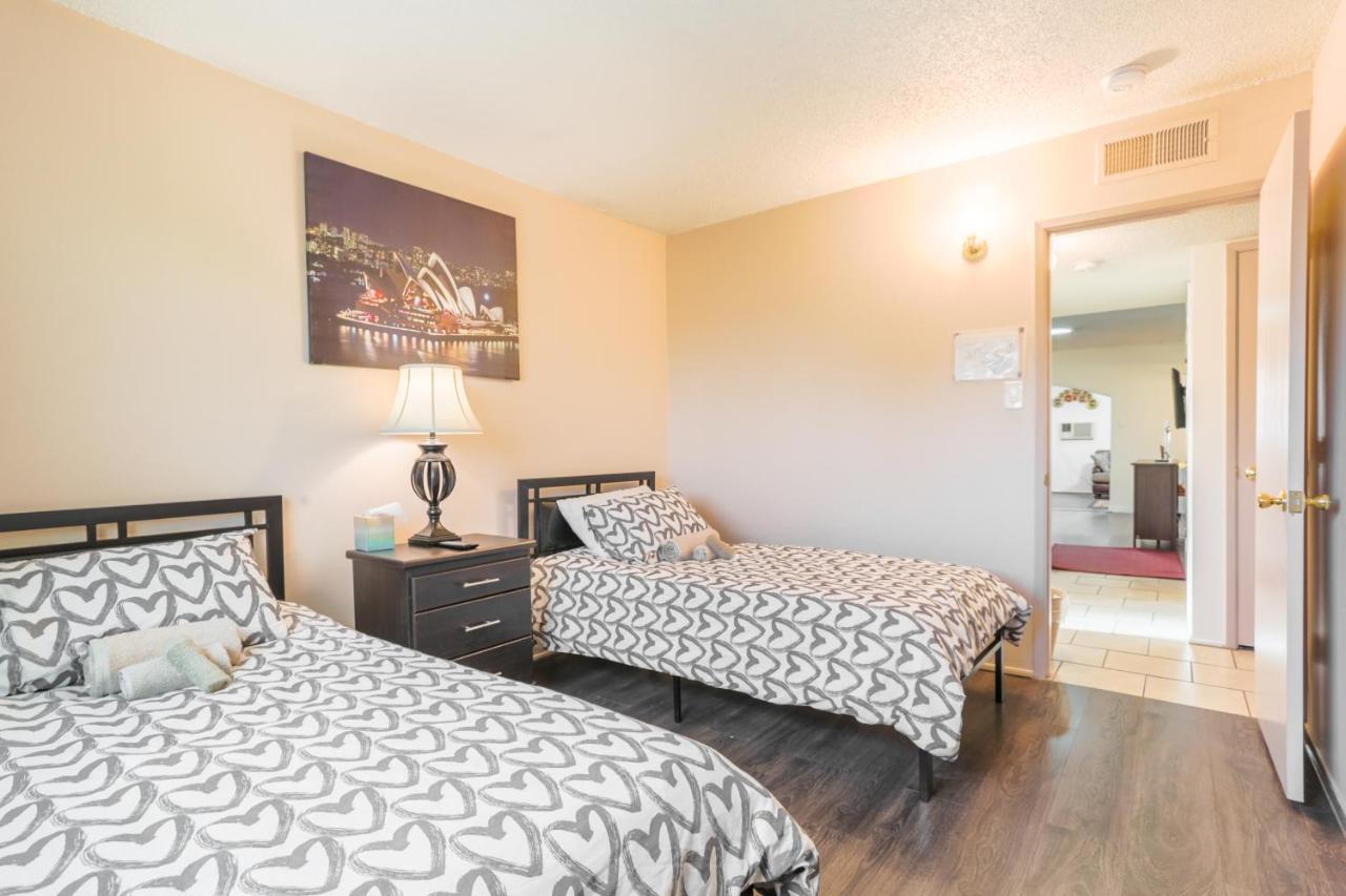 Vacation Home 3.5 Mi To Strip/Dt/Outlt Up To 8 Gst Лас Вегас Екстериор снимка