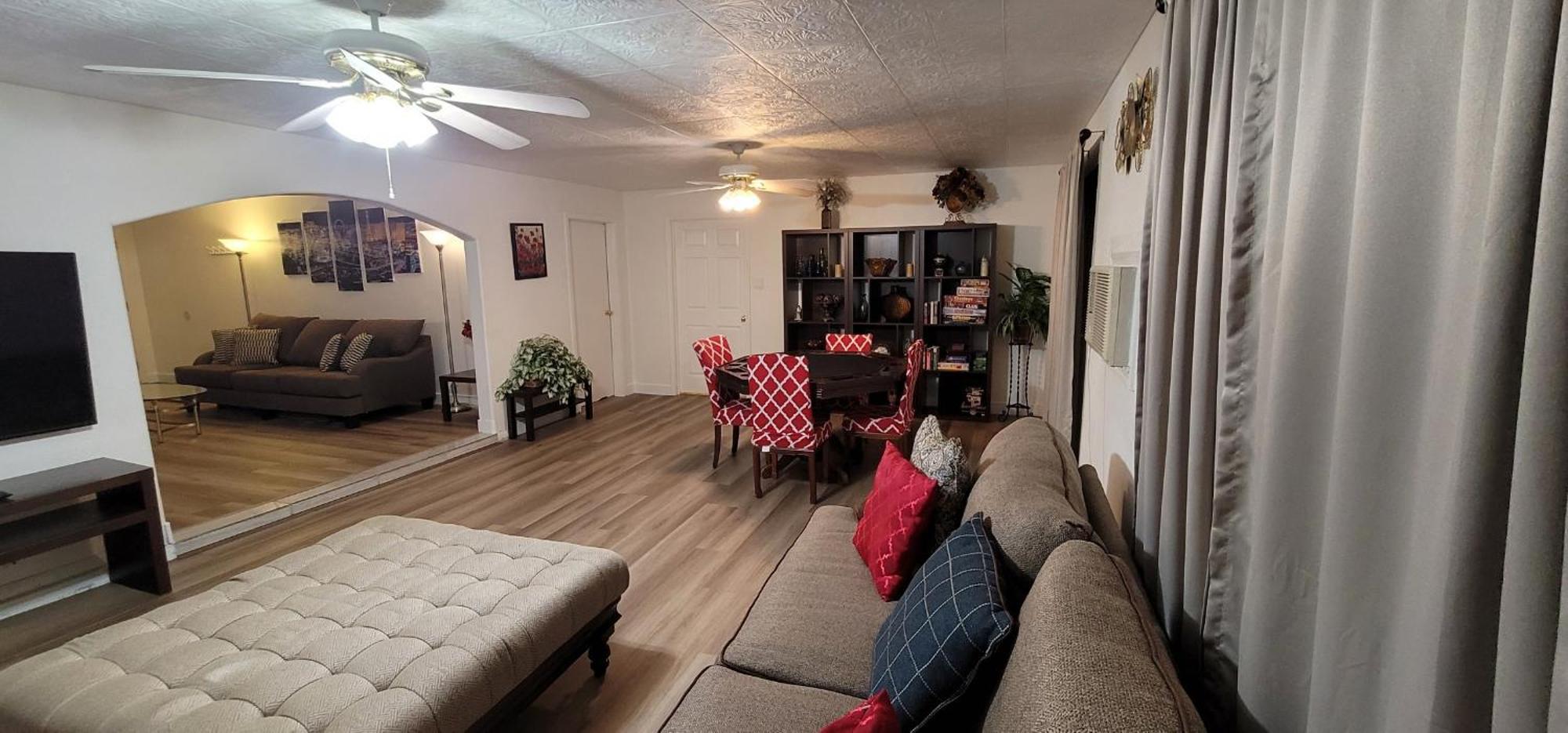 Vacation Home 3.5 Mi To Strip/Dt/Outlt Up To 8 Gst Лас Вегас Екстериор снимка