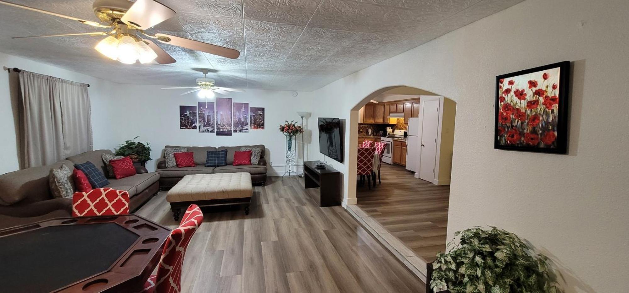 Vacation Home 3.5 Mi To Strip/Dt/Outlt Up To 8 Gst Лас Вегас Екстериор снимка