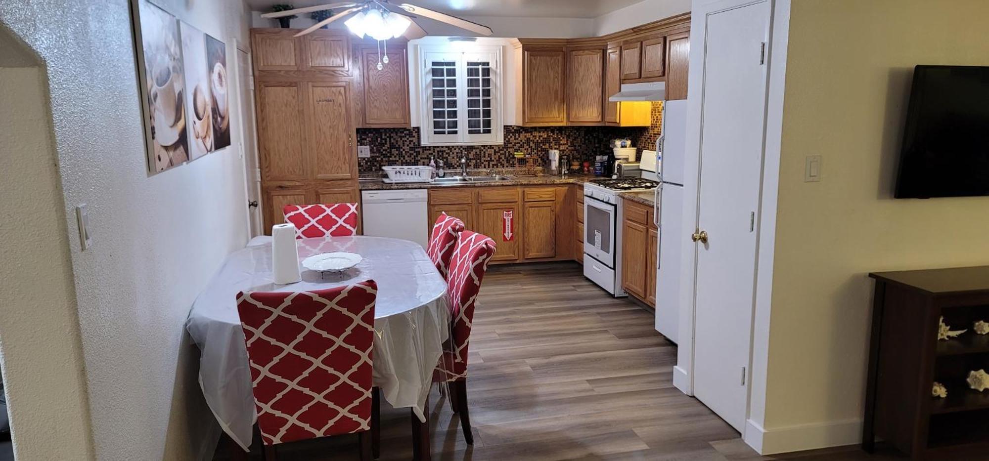 Vacation Home 3.5 Mi To Strip/Dt/Outlt Up To 8 Gst Лас Вегас Екстериор снимка