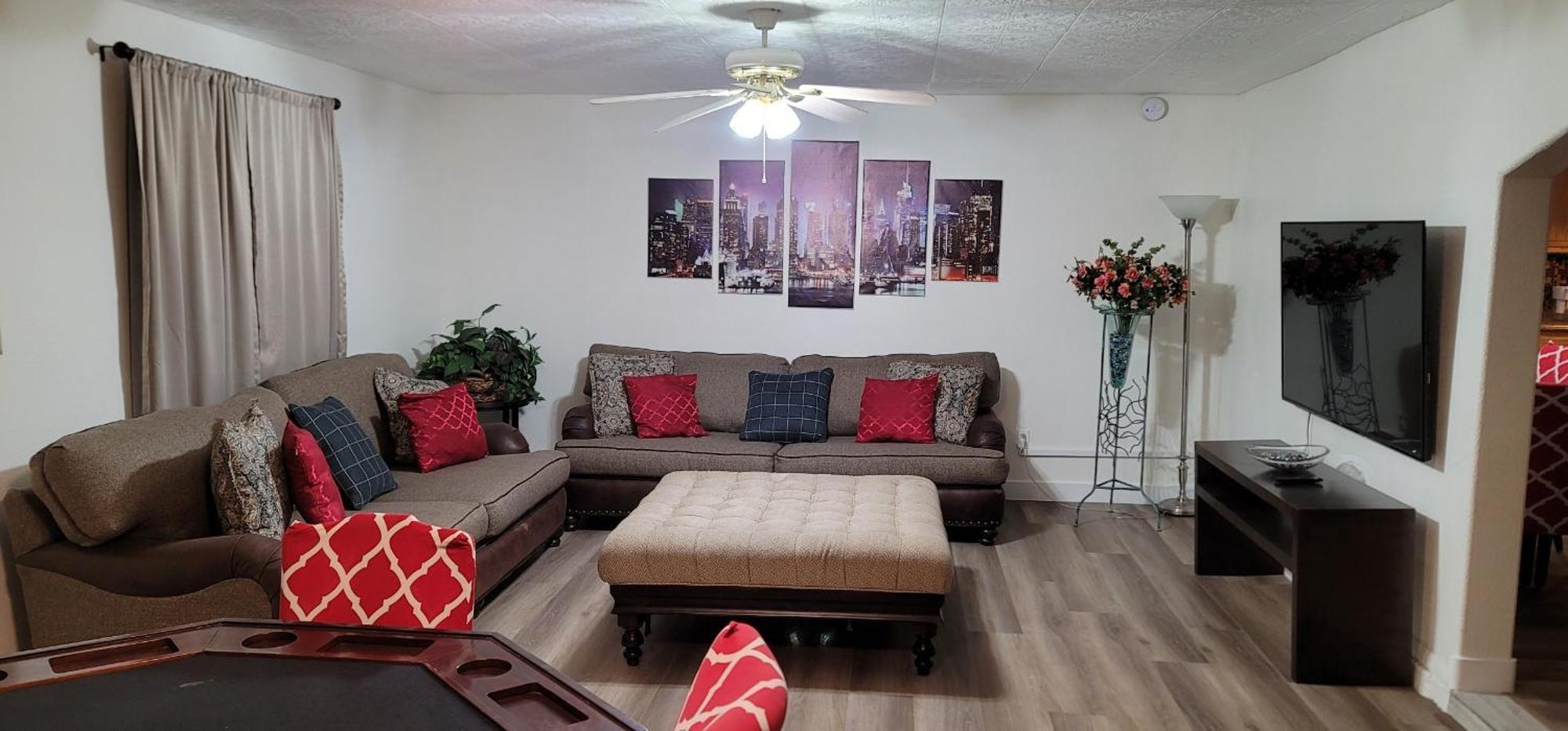 Vacation Home 3.5 Mi To Strip/Dt/Outlt Up To 8 Gst Лас Вегас Екстериор снимка